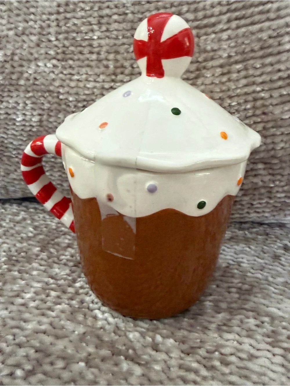 Mr. Christmas Ceramic Gingerbread House Mug With Candy Cane Handle And Lid 23 Oz - Picture 3 of 6